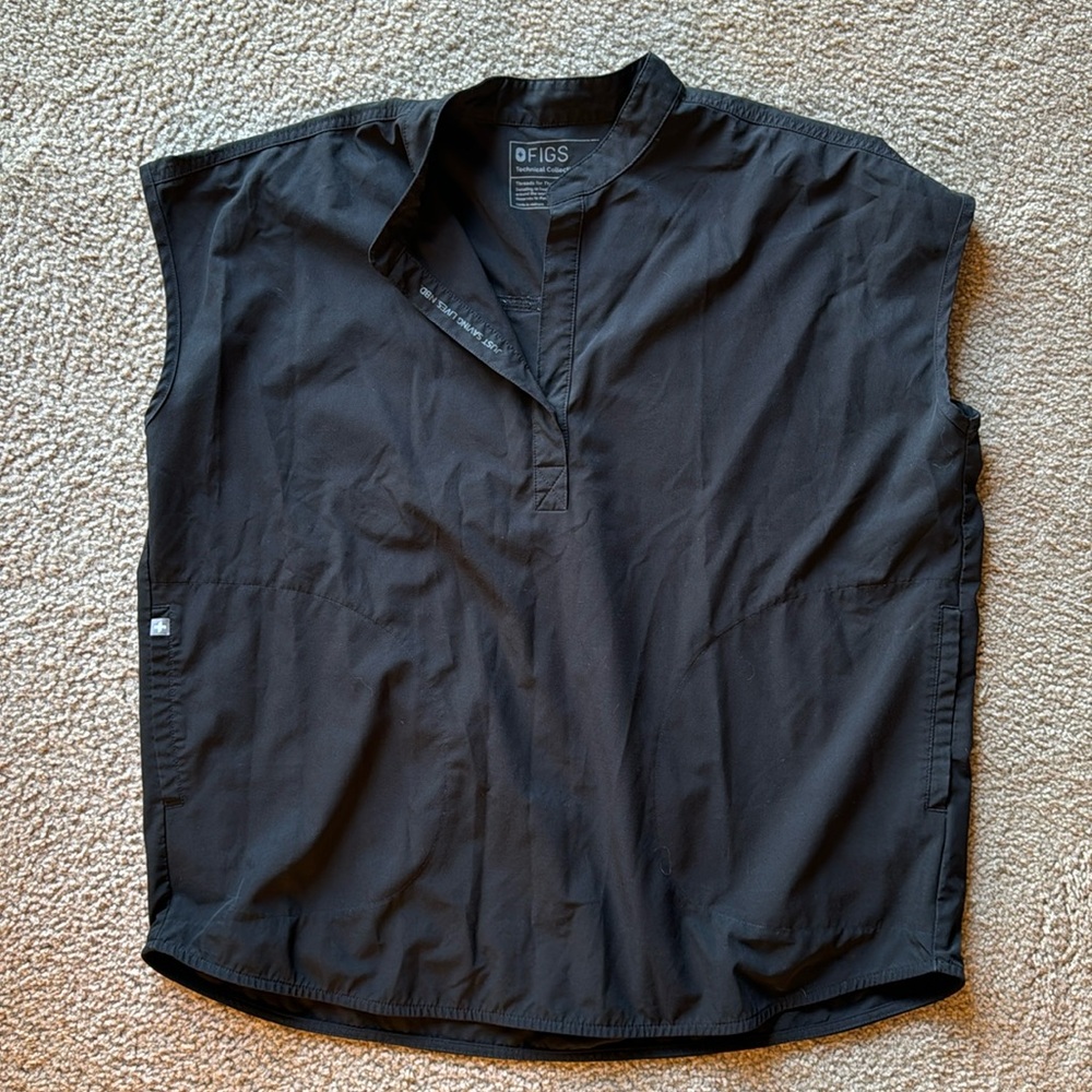 FIGS Rafaela scrub top - technical collection